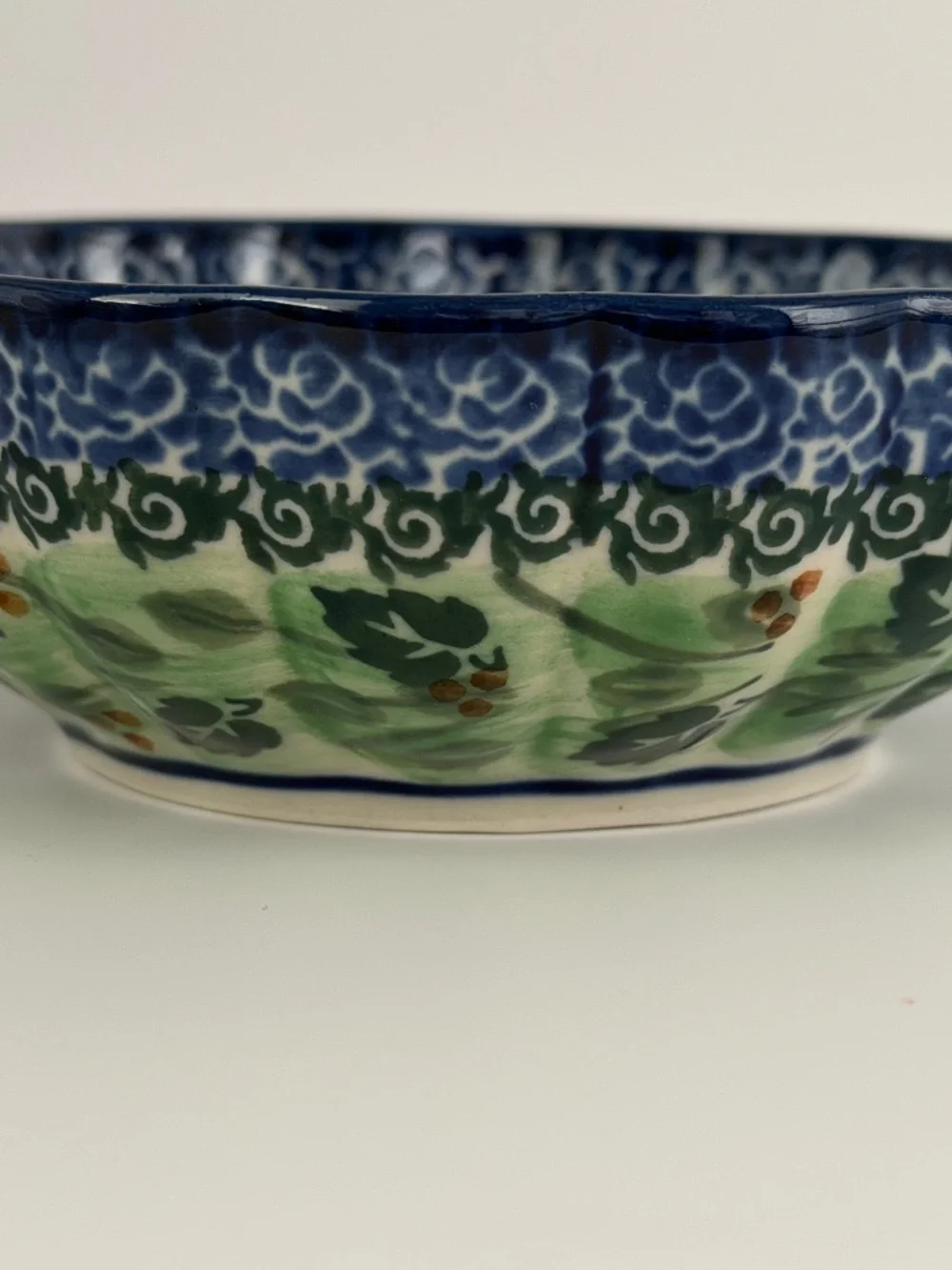 Polish Pottery Ceramika Artystyczna UNIKAT-3046 Small Scalloped Bowl w/Dragonfly